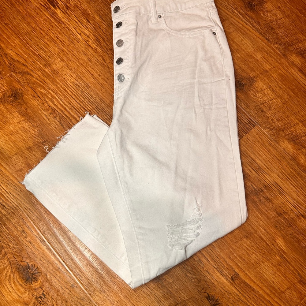 Time and Tru White Straight Leg Jeans